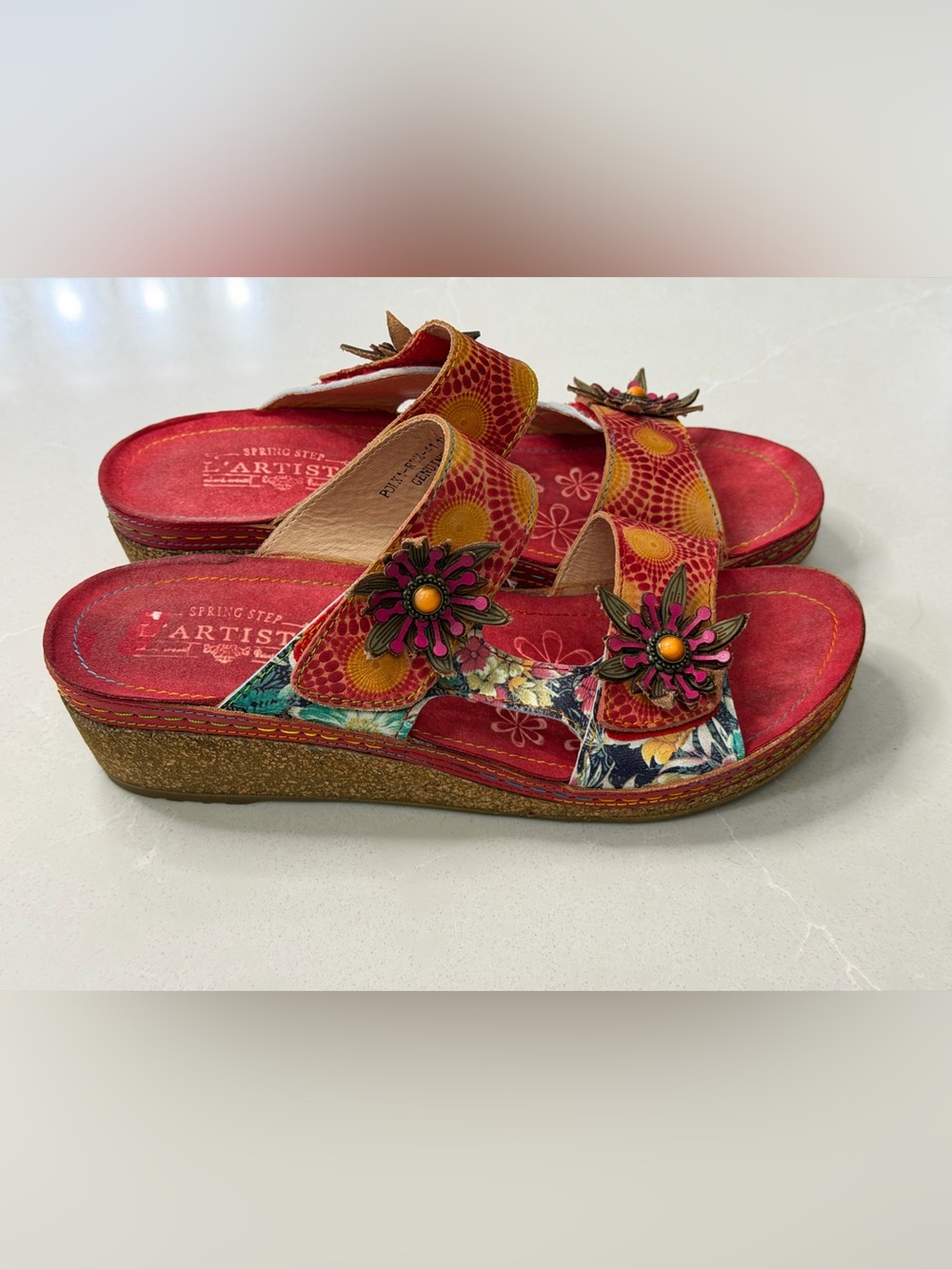 L'Artiste Spring Step Polka Red Floral Leather Wedge Sandals 41